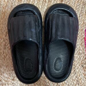 Boys size 3 worn twice